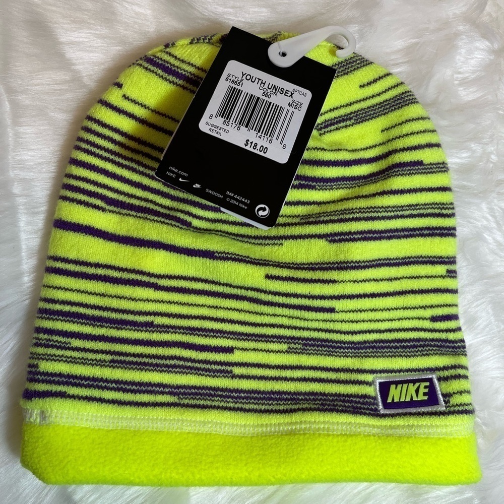 NWT Nike Youth Unisex Athletic Beanie Reversible Hat
